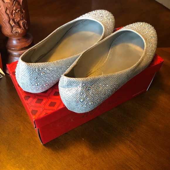 Flats - Picture 4 of 6